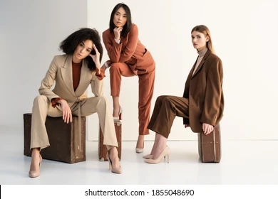 WOMEN'S FASHION